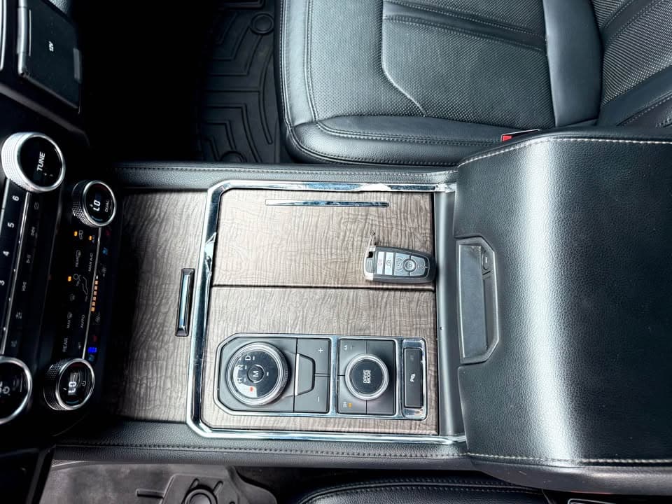 2020 Ford expedition  thumbnail 10