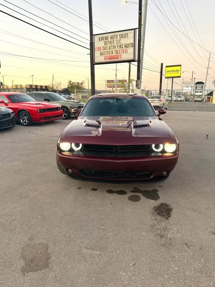 2017 Dodge Challenger thumbnail 3