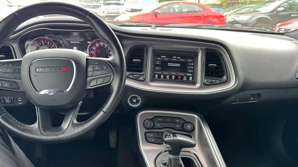 2022 Dodge Challenger  thumbnail 9