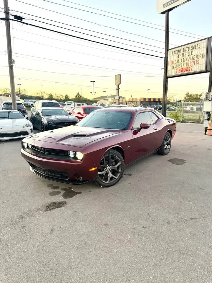 2017 Dodge Challenger — image 1
