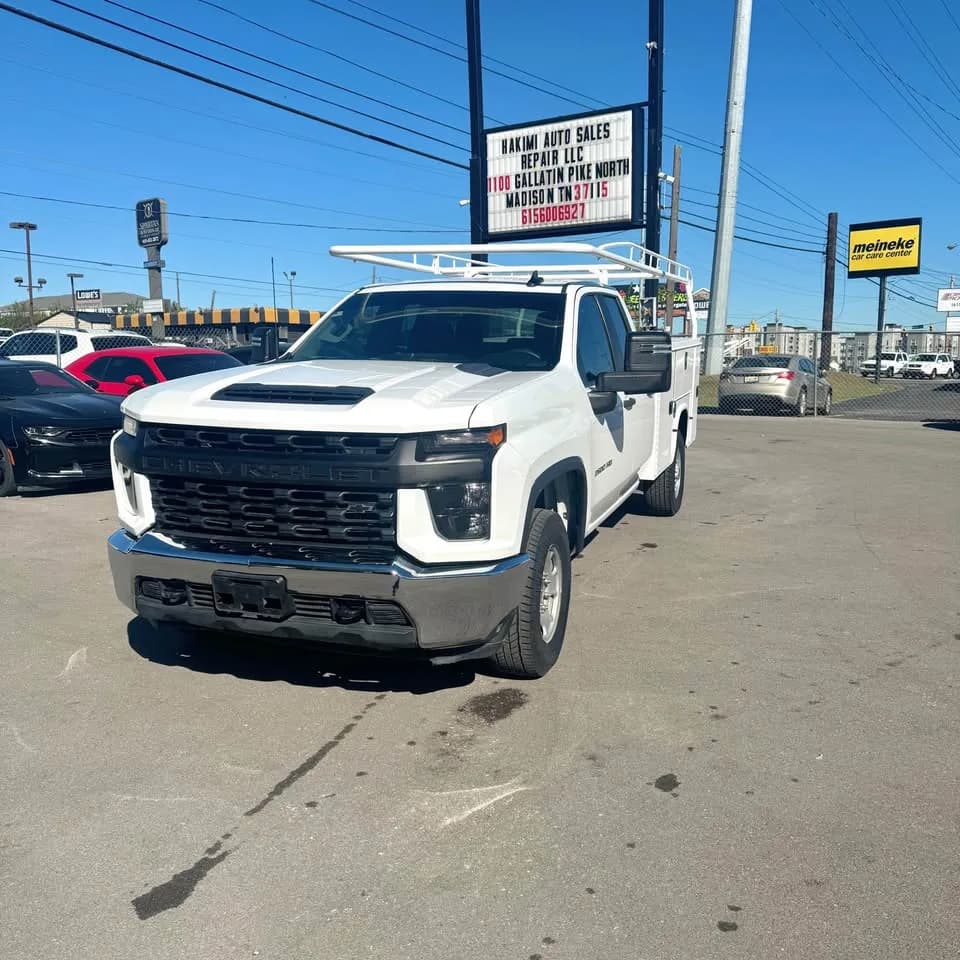 2022 Chevrolet Silverado thumbnail 3