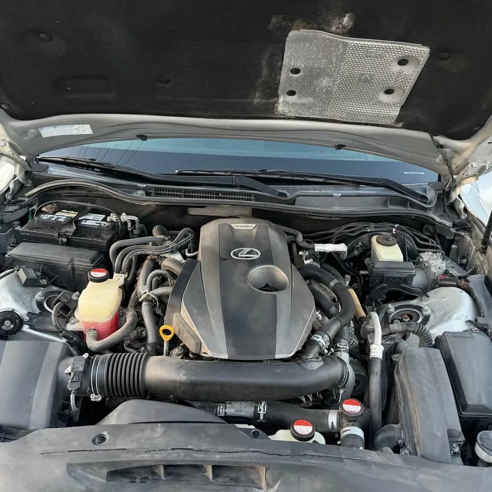 2016 Lexus IS 200T thumbnail 8