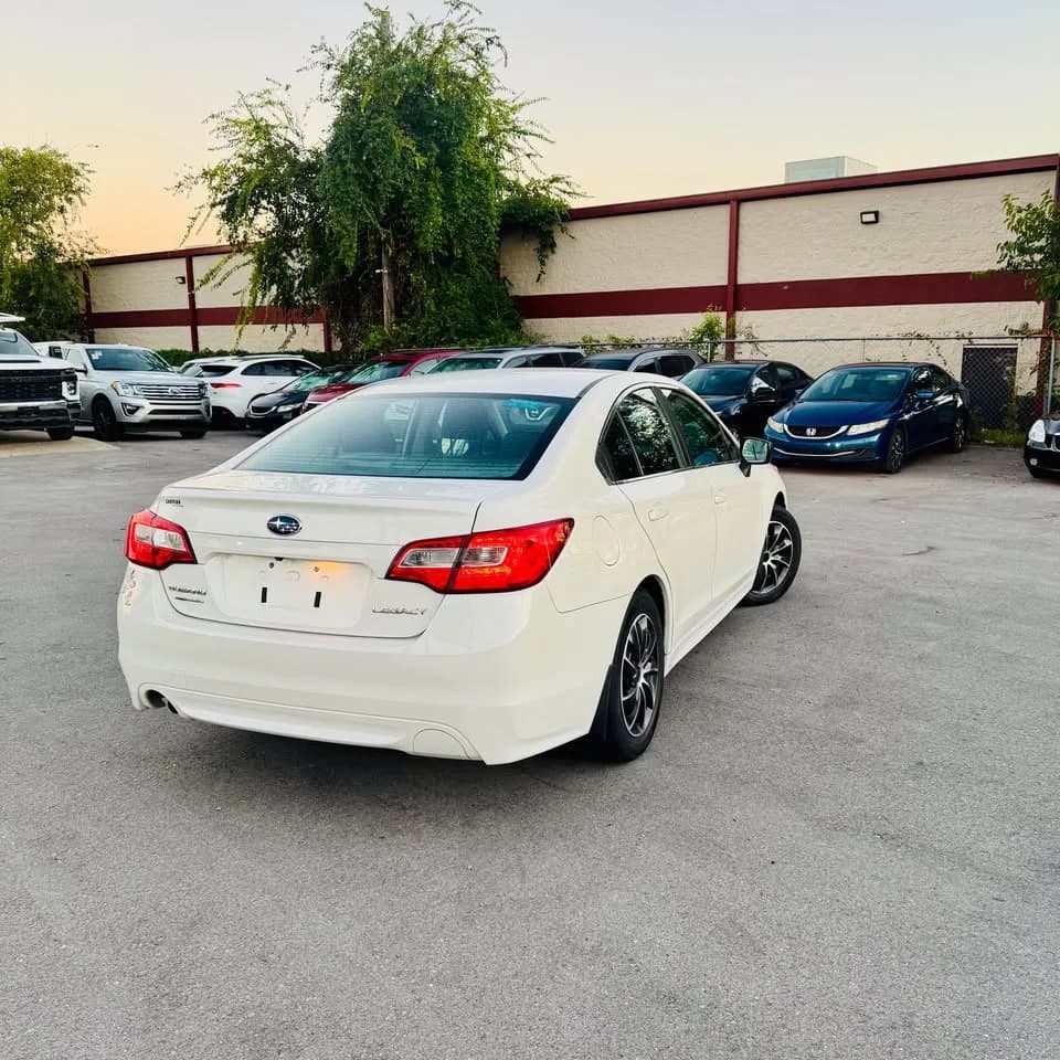 2016 Subaru legacy  thumbnail 4
