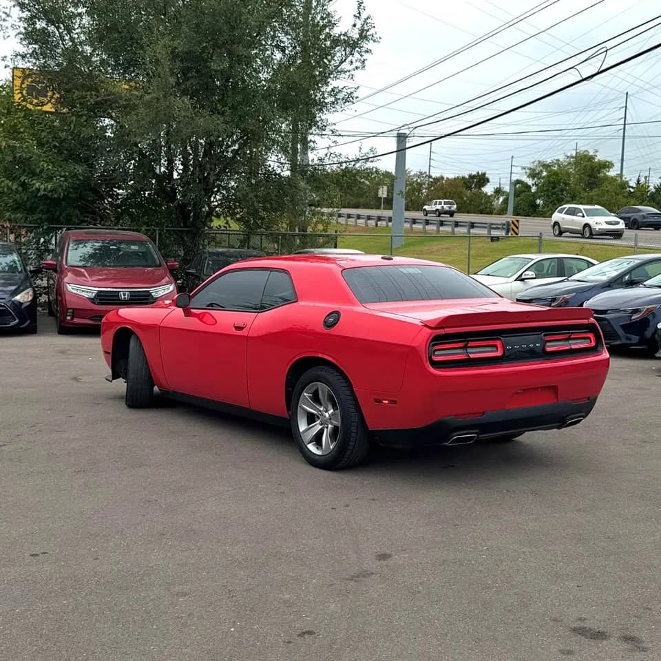 2022 Dodge Challenger  thumbnail 7
