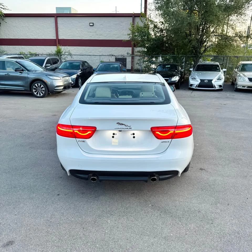 2018 Jaguar XE thumbnail 6