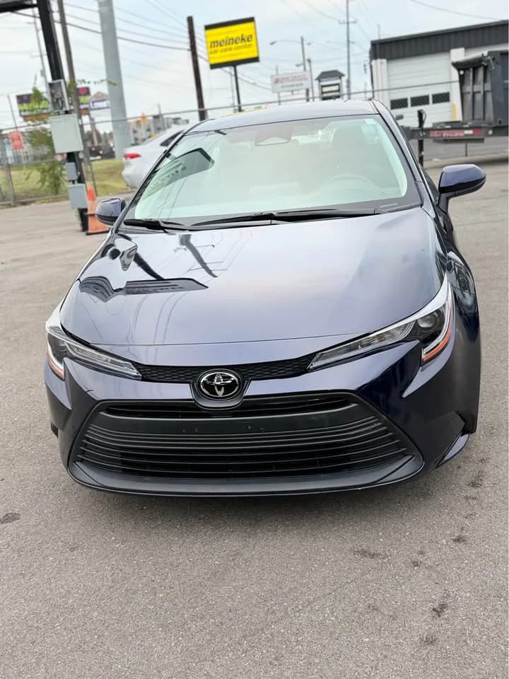 2024 Toyota Corolla thumbnail 3