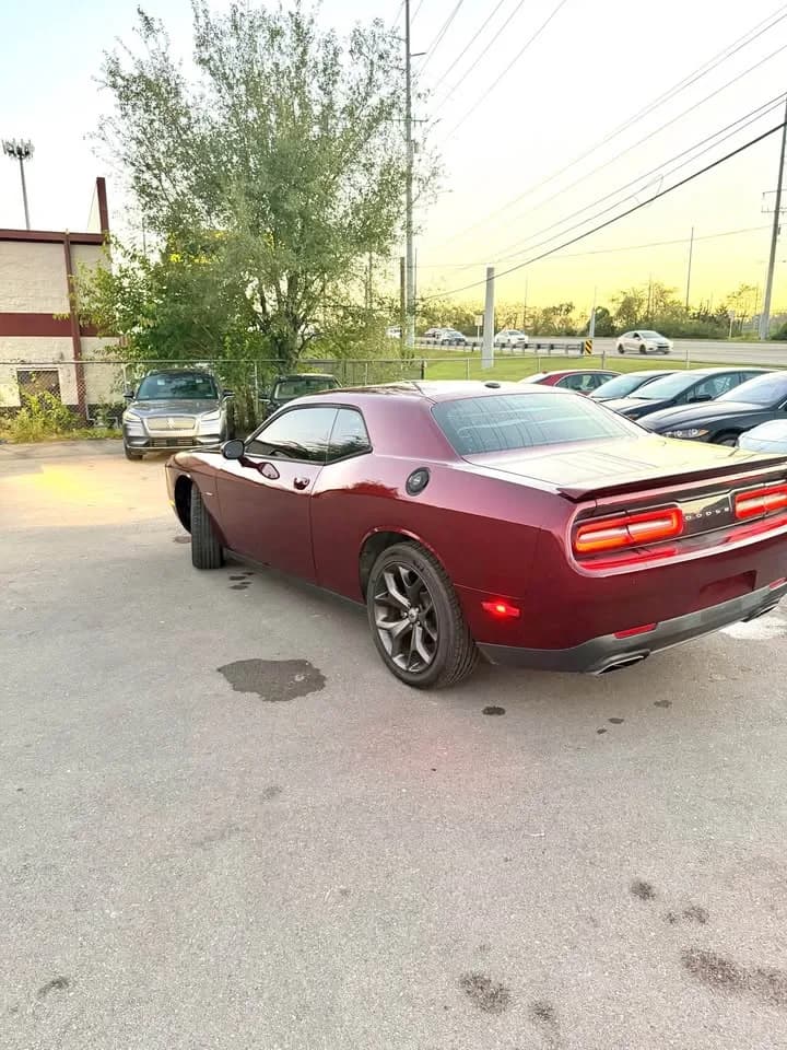 2017 Dodge Challenger thumbnail 8