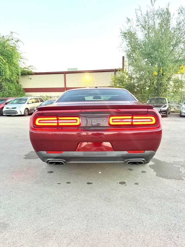 2017 Dodge Challenger thumbnail 7