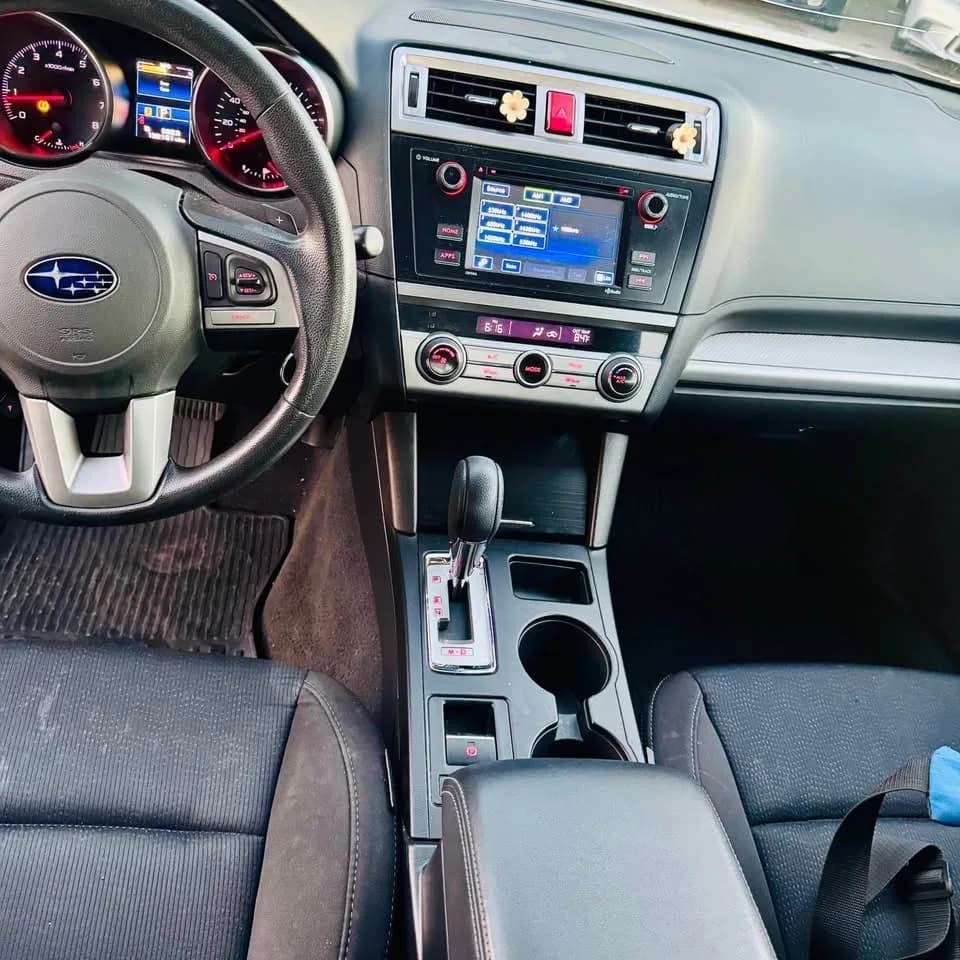 2016 Subaru legacy  thumbnail 10