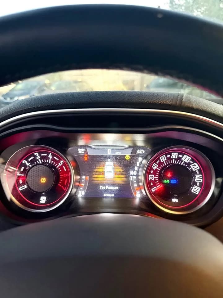 2017 Dodge Challenger thumbnail 13