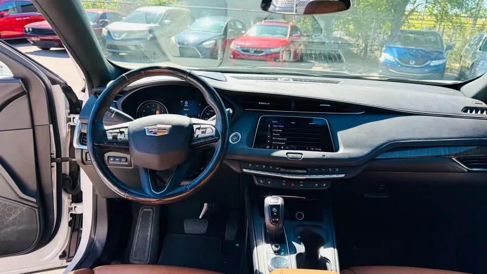 2019 Cadillac XT4 thumbnail 11