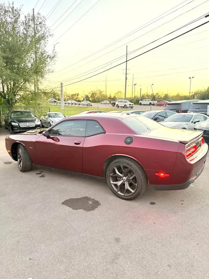 2017 Dodge Challenger thumbnail 9