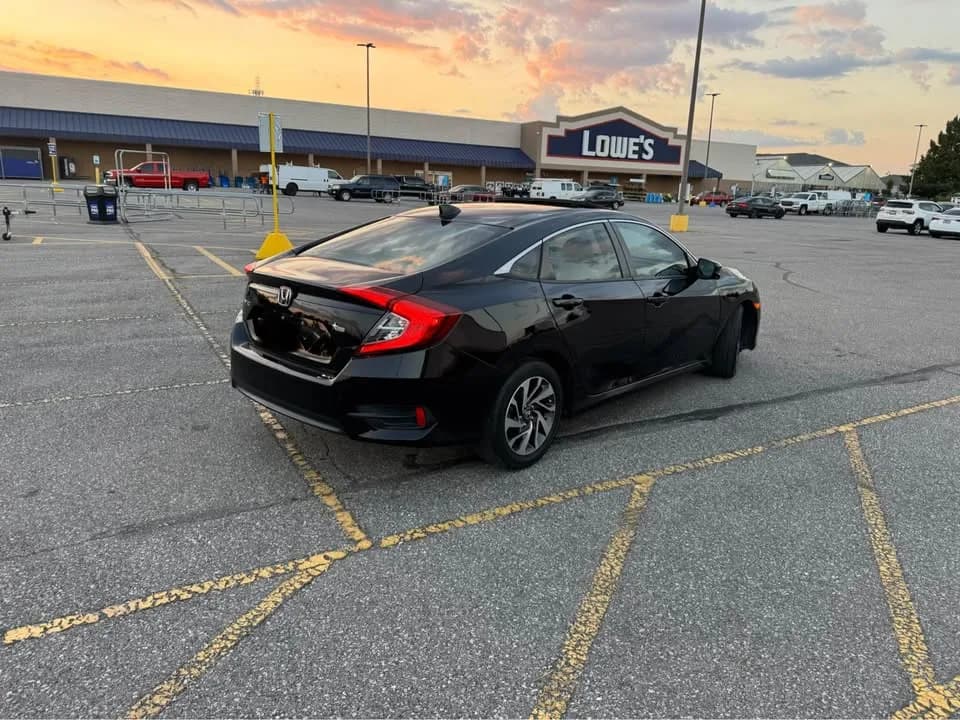 2017 Honda Civic thumbnail 5