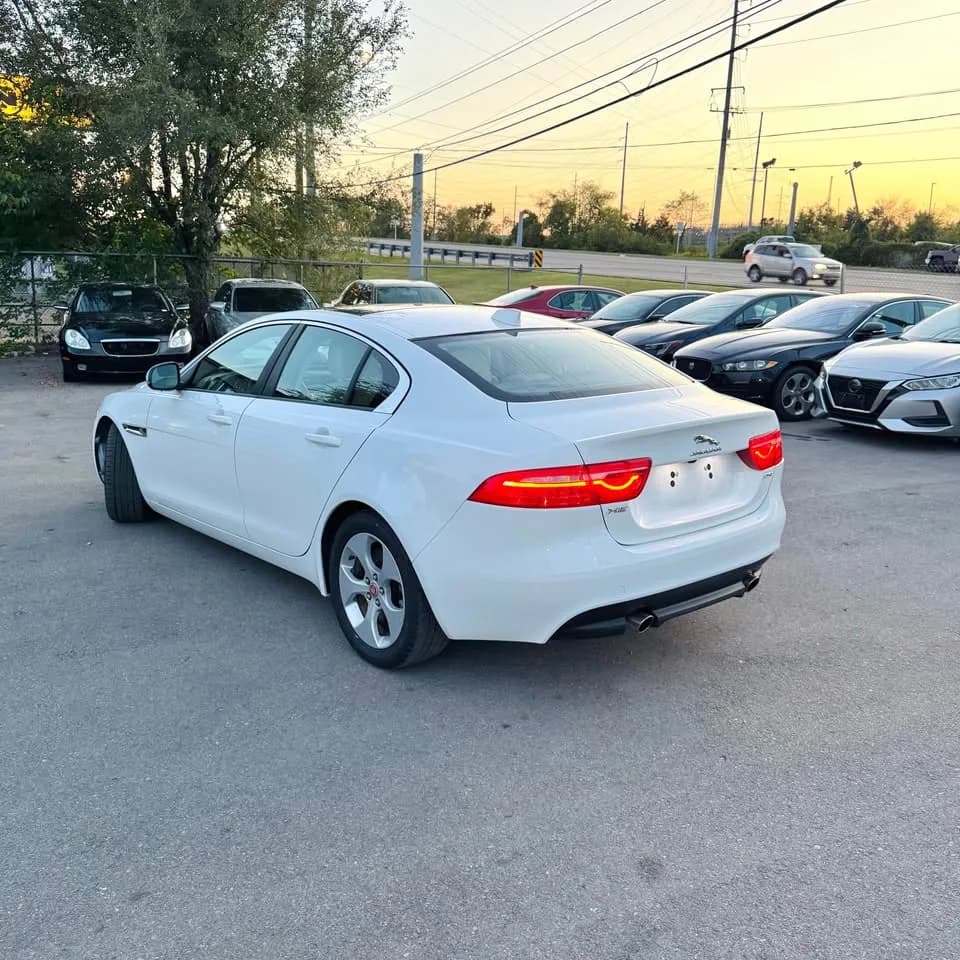 2018 Jaguar XE thumbnail 7