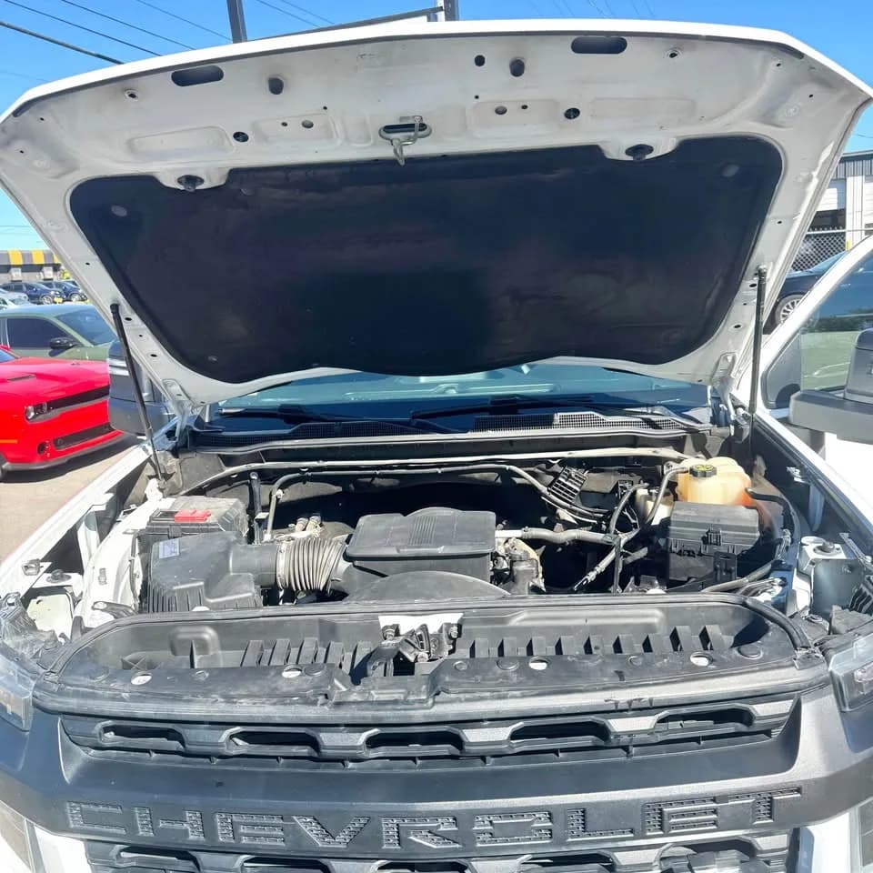 2022 Chevrolet Silverado thumbnail 18