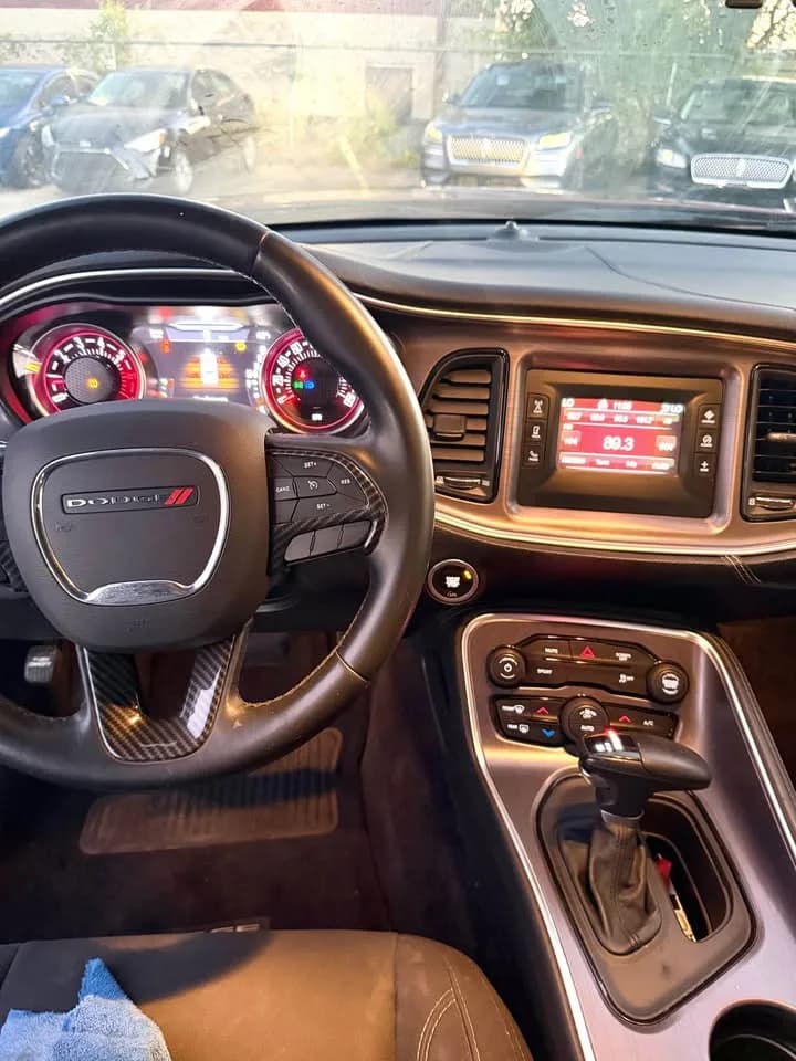 2017 Dodge Challenger thumbnail 15